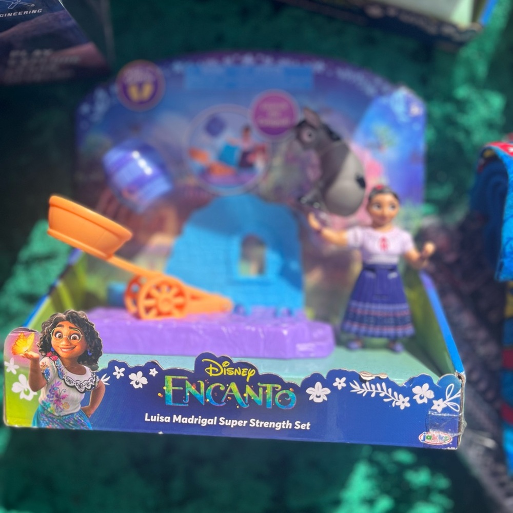 Disney Encanto Action Figures Blue and Orange Playset
